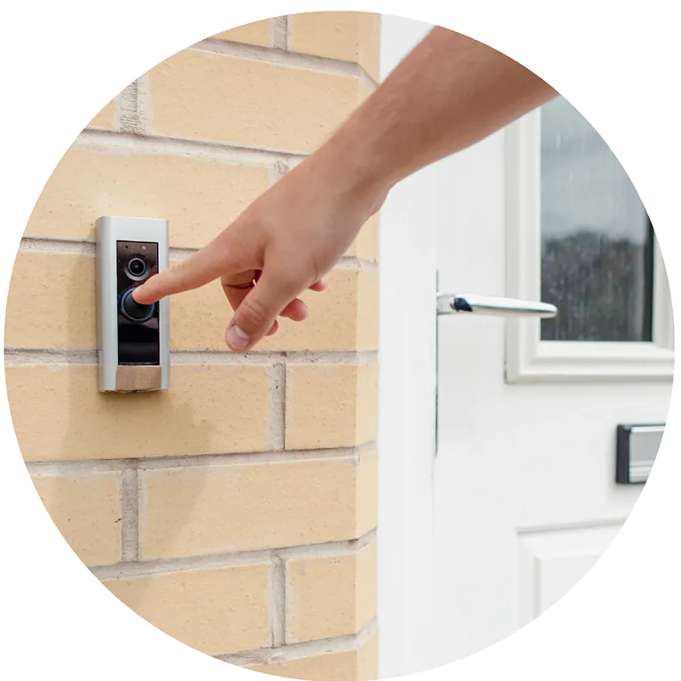 Jemand klingelt an der Tür